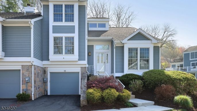 Attached, Exterior, Facade, Rowhouse