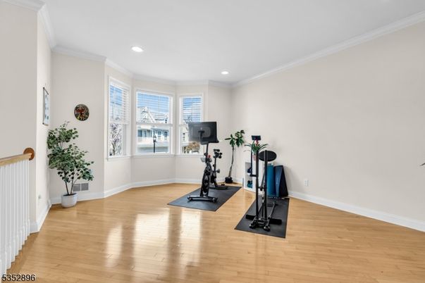 Fitness Equipment, Interior, Recessed Lighting, Wood Texture Flooring