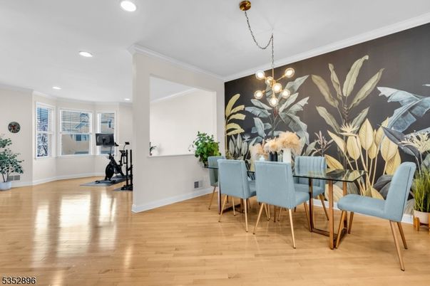 Chandelier, Dining room, Fitness Equipment, Interior, Recessed Lighting, Wood Texture Flooring