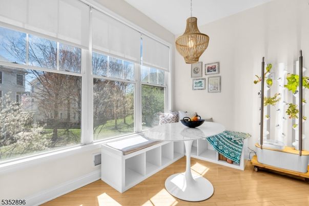 Interior, Pendant Lights, Wood Texture Flooring