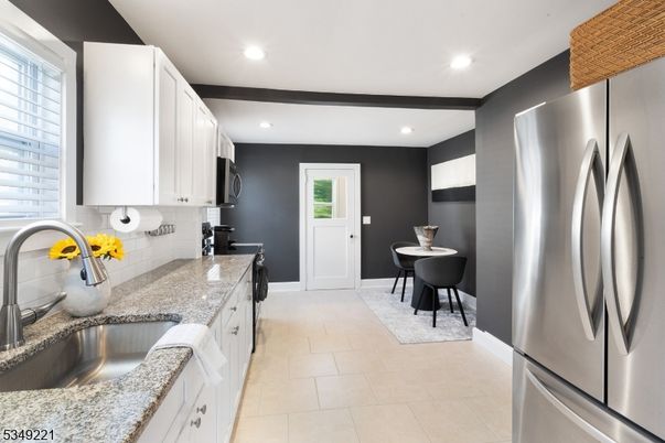 Dining room, Interior, Kitchen, Recessed Lighting, Stainless Steel Appliances