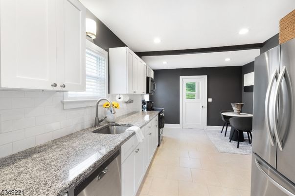 Dining room, Interior, Kitchen, Recessed Lighting, Stainless Steel Appliances