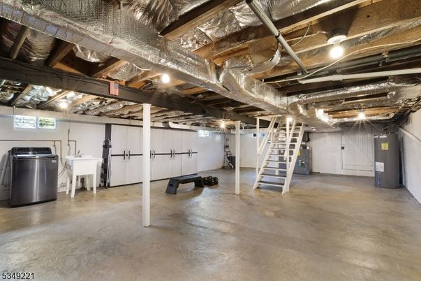 Interior, Washer, Wooden Beams