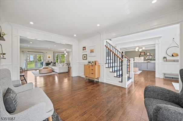 Interior, Living room, Pendant Lights, Recessed Lighting, Wood Texture Flooring