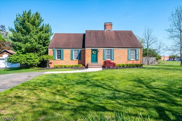 Backyard, Exterior, Facade, Brick Facade, Cape Cod