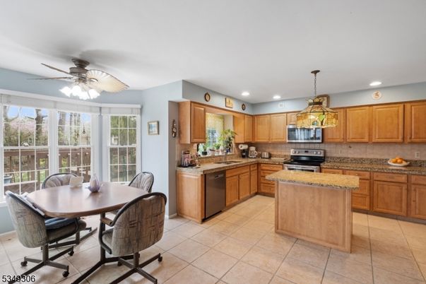 Dining room, Interior, Kitchen, Pendant Lights, Recessed Lighting, Stainless Steel Appliances