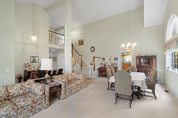 Chandelier, Dining room, Interior, Living room, Pendant Lights