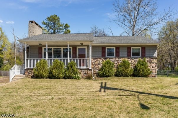 Backyard, Exterior, Facade, Cape Cod