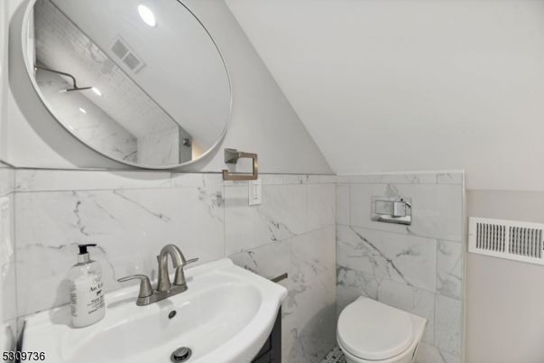 Bathroom, Interior, Marble Walls, Recessed Lighting