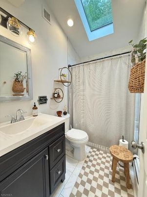 Bathroom, Interior, Recessed Lighting