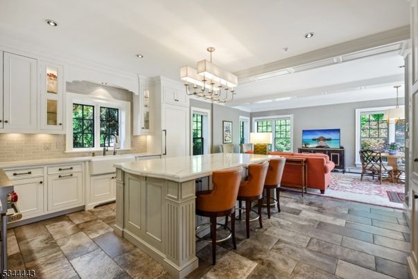 Chandelier, Dining room, Interior, Kitchen, Living room, Pendant Lights, Recessed Lighting