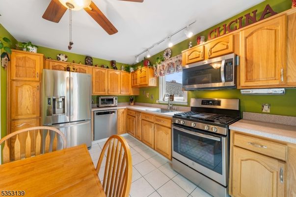 Interior, Kitchen, Stainless Steel Appliances