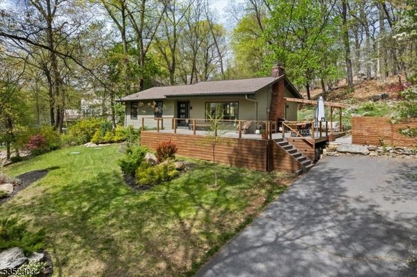 Backyard, Exterior, Facade, Ranch