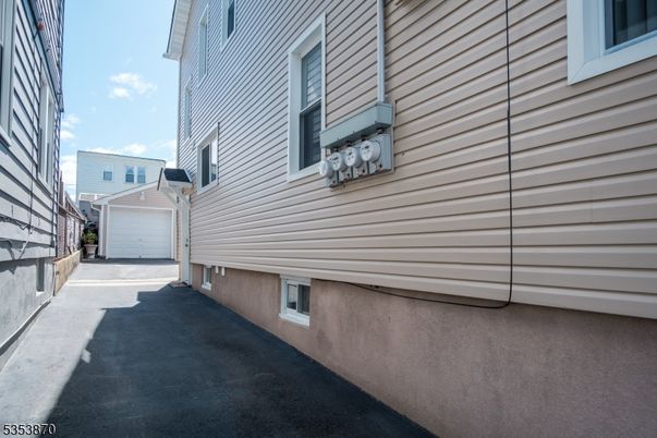 Detached Garage, Exterior