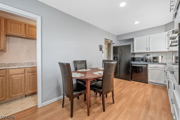 Dining room, Interior, Kitchen, Recessed Lighting, Wood Texture Flooring