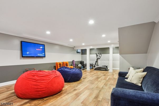 Fitness Equipment, Interior, Recessed Lighting, Wood Texture Flooring