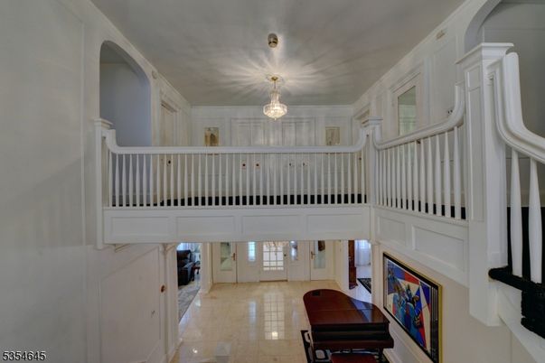 Chandelier, Interior