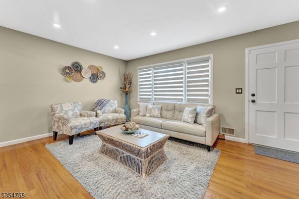Interior, Living room, Recessed Lighting, Wood Texture Flooring