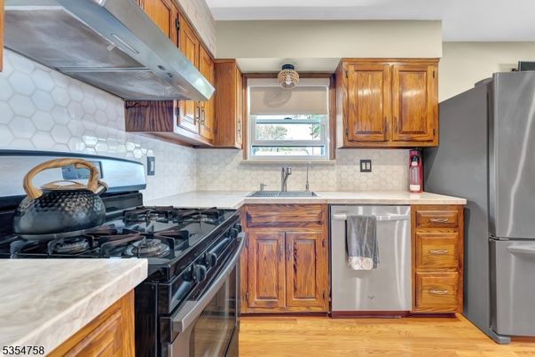 Interior, Kitchen, Stainless Steel Appliances, Wood Texture Flooring