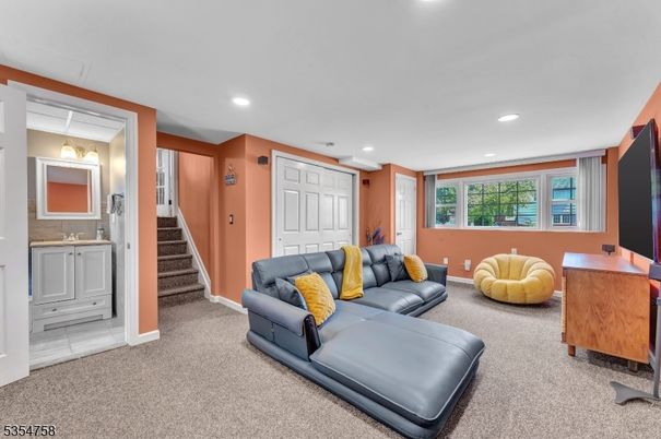 Interior, Living room, Pendant Lights, Recessed Lighting