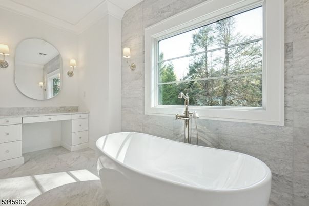 Bathroom, Free Standing Baths, Interior