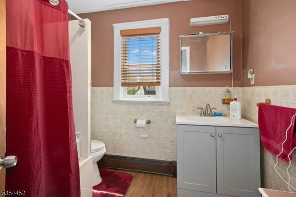 Bathroom, Interior, Wood Texture Flooring