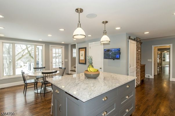 Dining room, Interior, Kitchen, Pendant Lights, Recessed Lighting, Wood Texture Flooring
