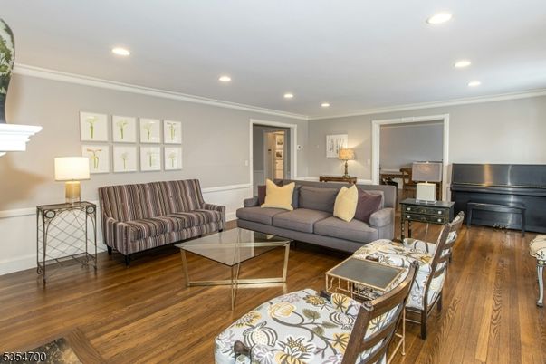 Interior, Living room, Piano, Recessed Lighting, Wood Texture Flooring