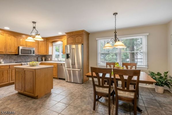 Dining room, Interior, Kitchen, Pendant Lights, Recessed Lighting, Stainless Steel Appliances