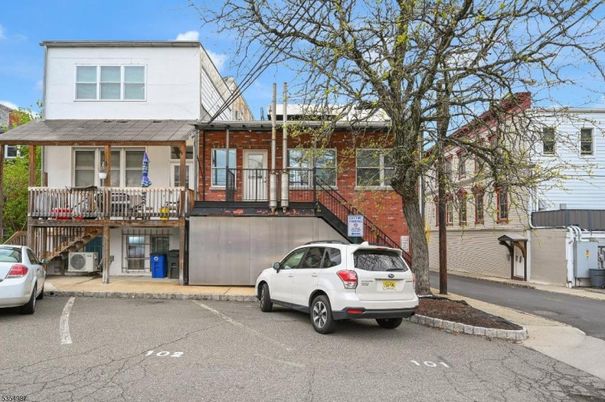 Exterior, Facade, Brick Facade, Rowhouse