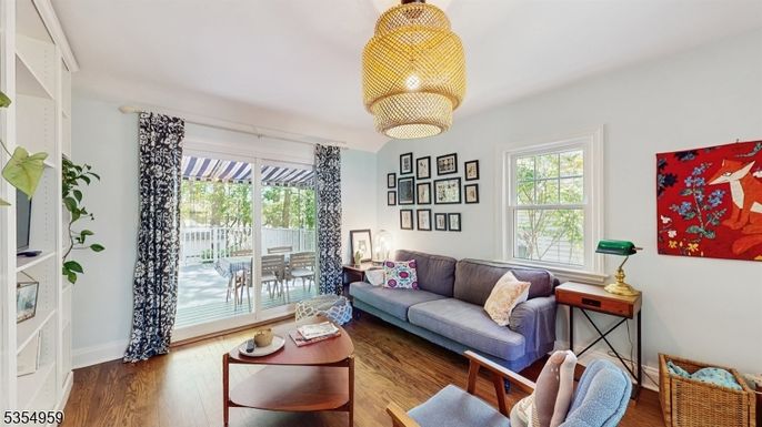 Interior, Living room, Pendant Lights, Wood Texture Flooring