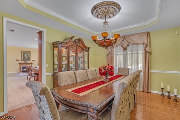 Chandelier, Dining room, Interior, Recessed Lighting, Wood Texture Flooring