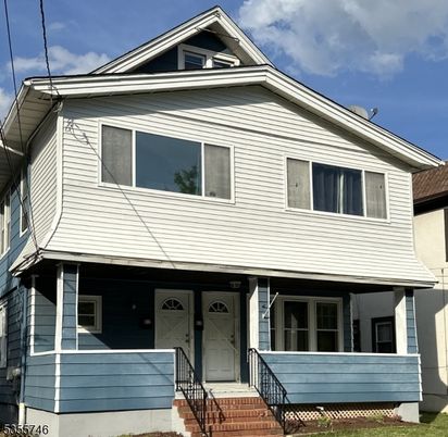 Exterior, Facade, Queen Anne Victorian