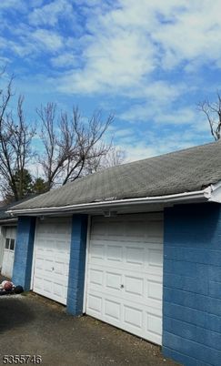 Detached Garage, Exterior