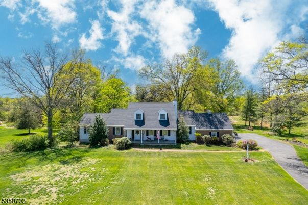 Backyard, Exterior, Facade, Cape Cod
