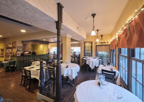 Dining room, Interior, Kitchen, Pendant Lights, Recessed Lighting, Stone Walls, Wood Texture Flooring