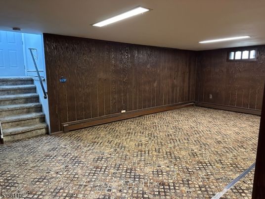 Empty room, Interior, Recessed Lighting, Wooden Walls