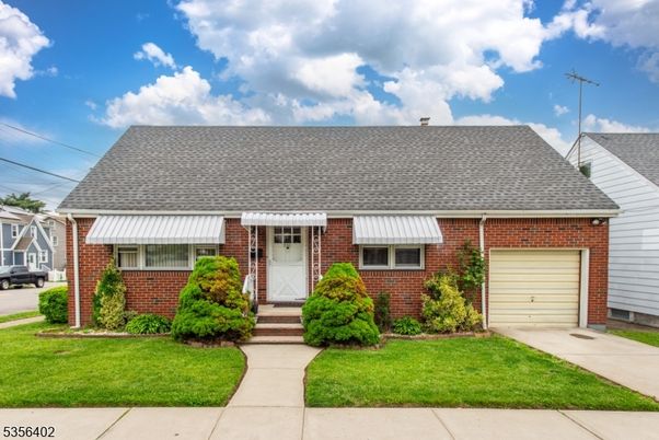 Attached, Exterior, Facade, Brick Facade, Cape Cod