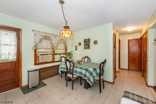 Dining room, Interior