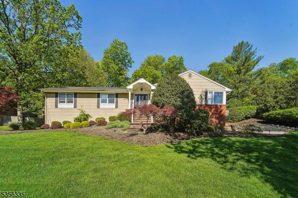 Backyard, Exterior, Facade, Split Level