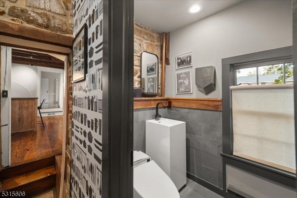 Bathroom, Interior, Recessed Lighting, Stone Walls
