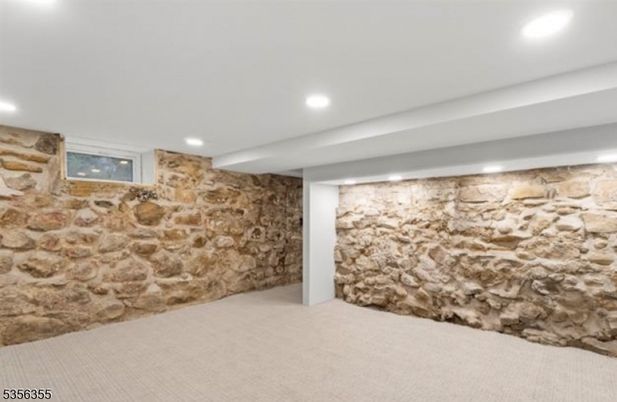 Empty room, Interior, Recessed Lighting, Stone Walls