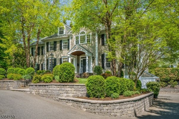 Exterior, Facade, Georgian