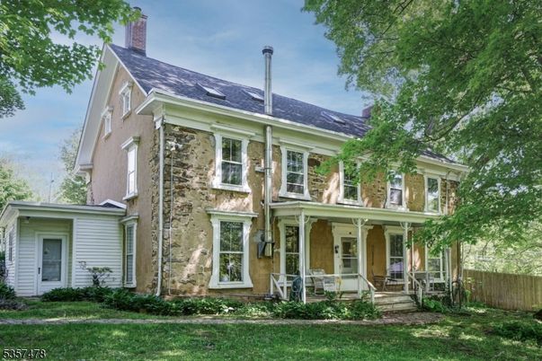 Exterior, Facade, Georgian