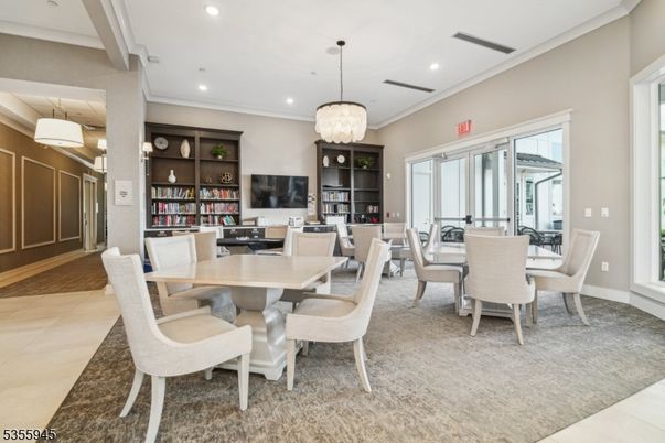 Chandelier, Dining room, Interior, Living room, Pendant Lights, Recessed Lighting