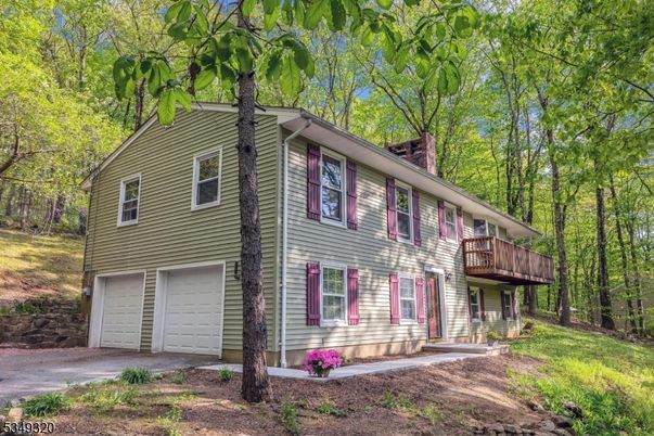 Attached, Exterior, Facade, Raised Ranch