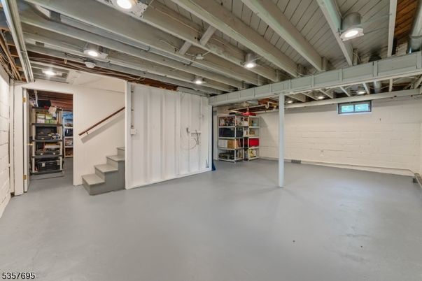 Garage, Interior