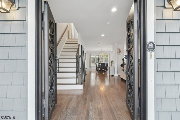 Chandelier, Dining room, Interior, Recessed Lighting, Wood Texture Flooring