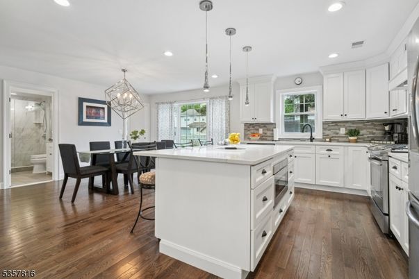 Chandelier, Dining room, Interior, Kitchen, Pendant Lights, Recessed Lighting, Wood Texture Flooring