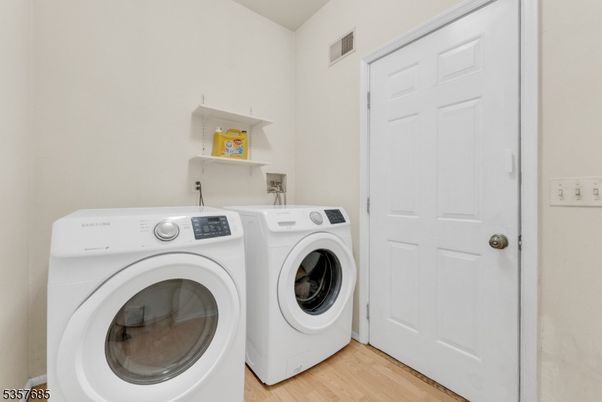 Interior, Washer, Wood Texture Flooring